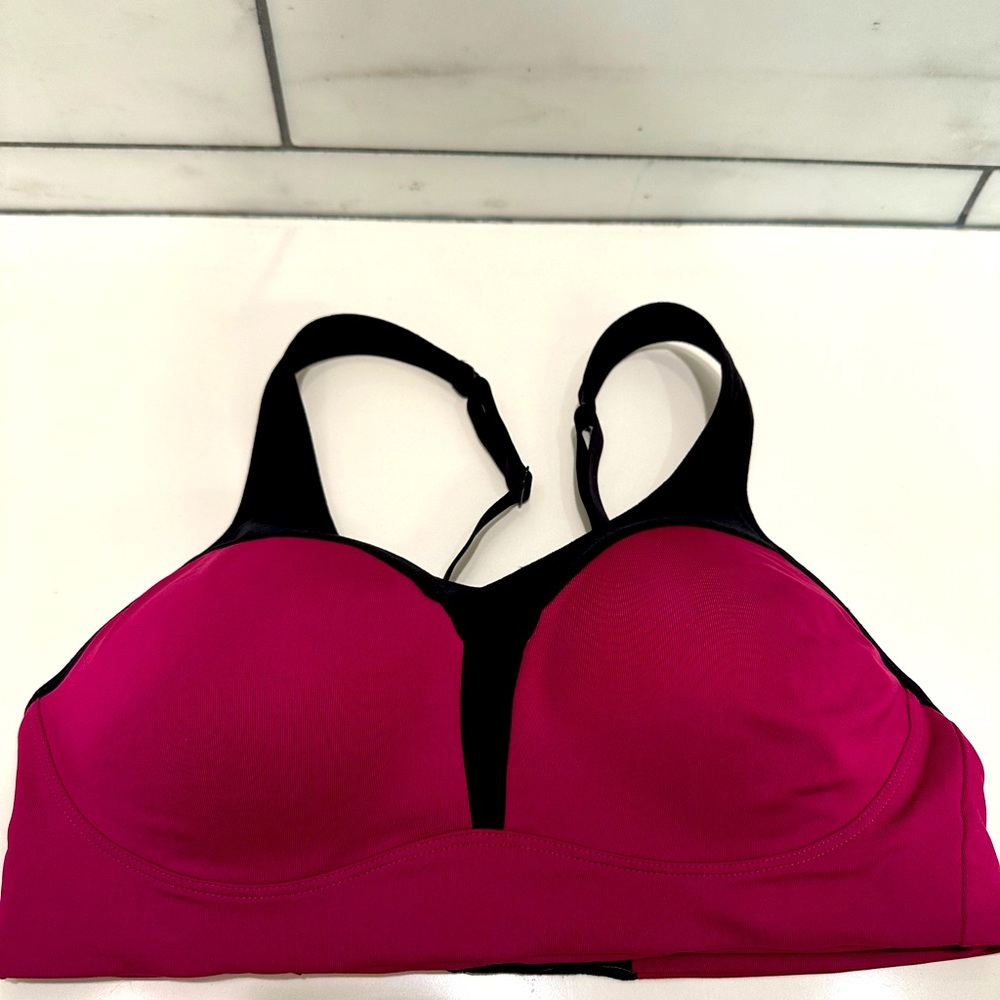 Sports bra, medium, never worn